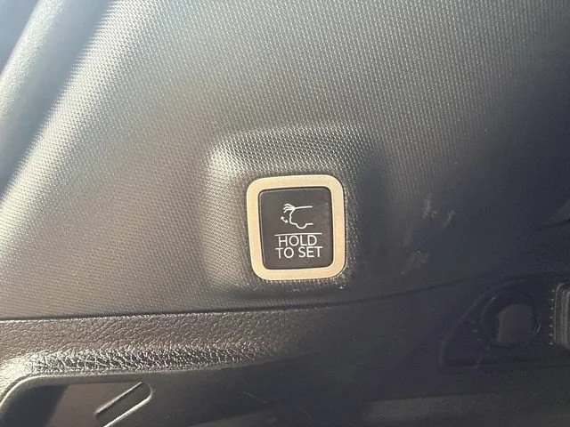 Used 2024 Gray Jeep Altitude image 53