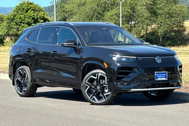 2026 Volkswagen Tiguan 2.0T SEL R-Line Turbo