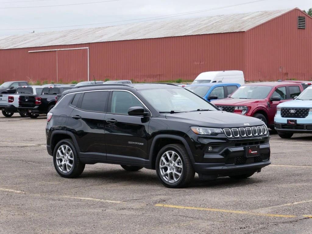 2022 Jeep Compass Latitude Lux 4X4's photo