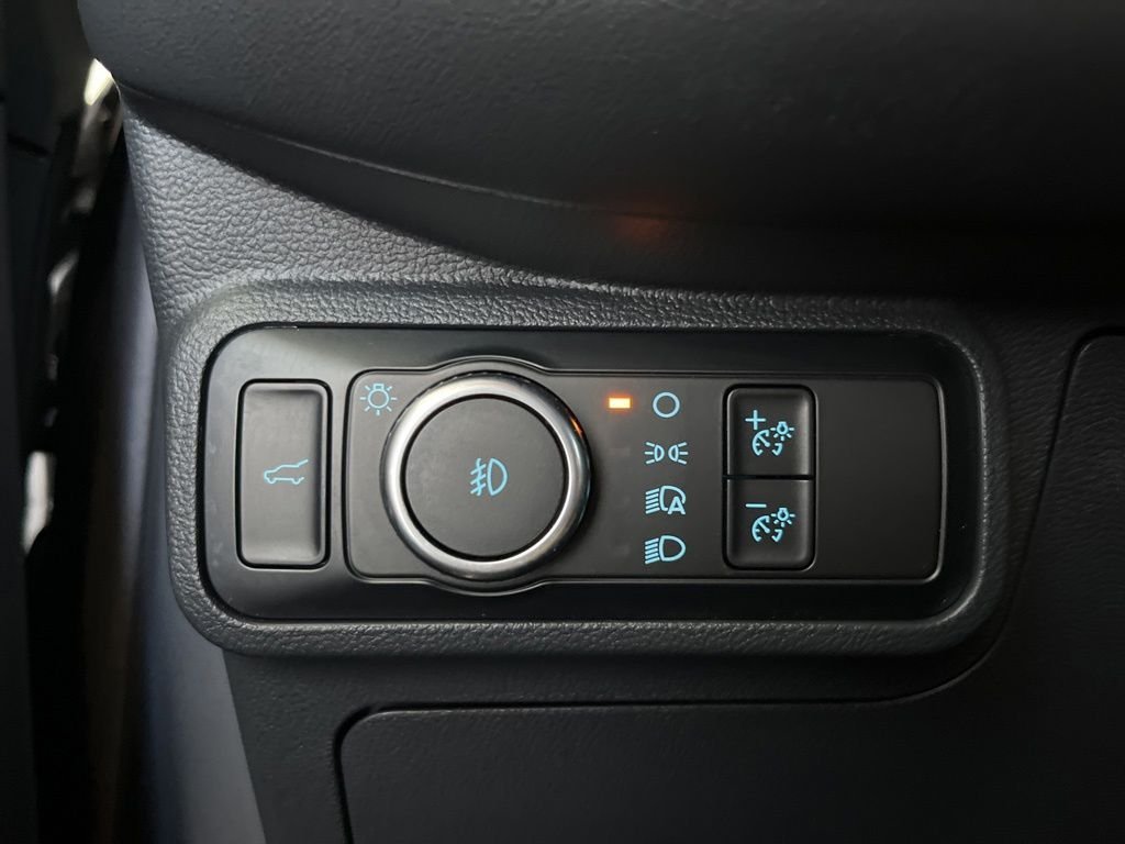 Used 2025 Agate Black Metallic Ford ST-Line image 13