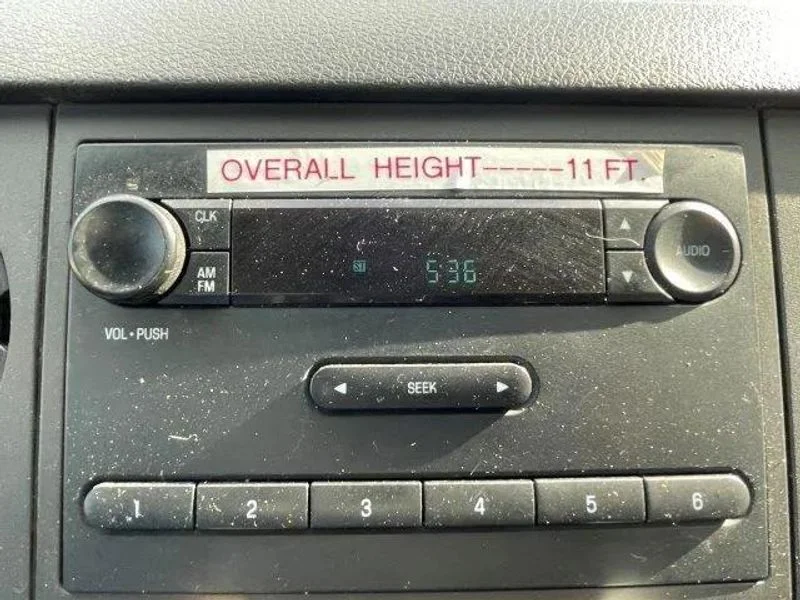 2015 Ford F-650 - Photo 12