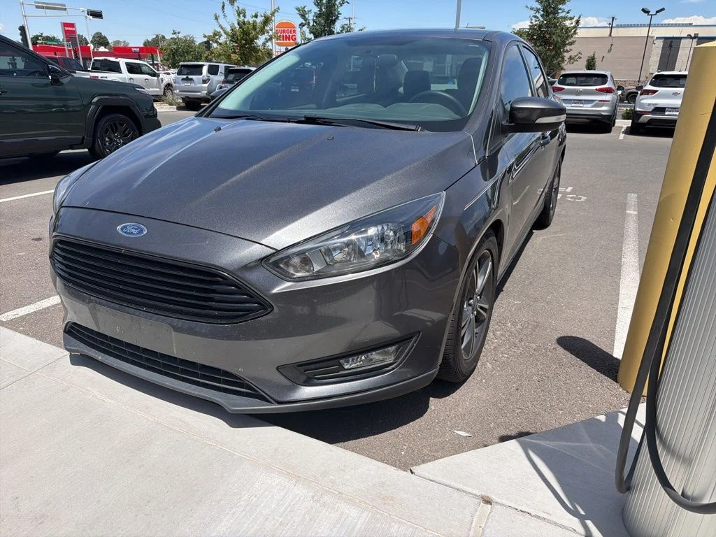 Used 2016 Gray Ford SE image 1