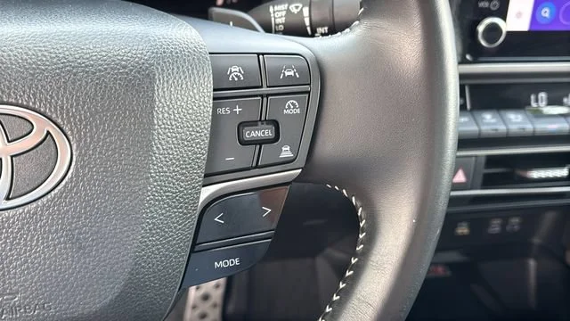 Used 2025  Toyota LE image 22