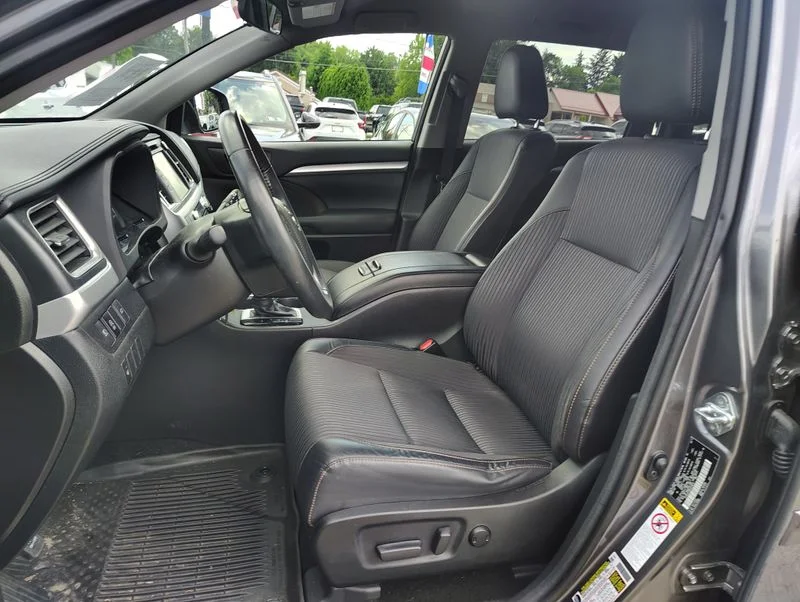Used 2017 Gray Toyota LE Plus image 9