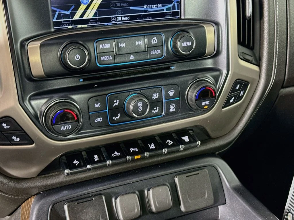 Used 2019 Red Quartz Tintcoat GMC Denali image 17