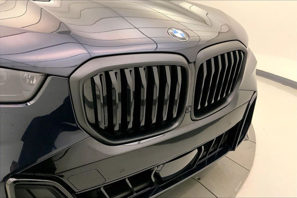 Used 2026 Carbon Black Metallic BMW  image 29