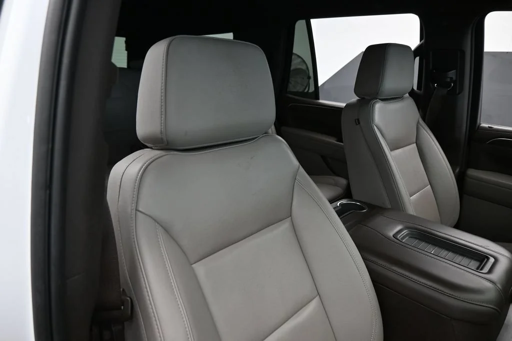 Used 2024 Summit White Chevrolet LT image 33