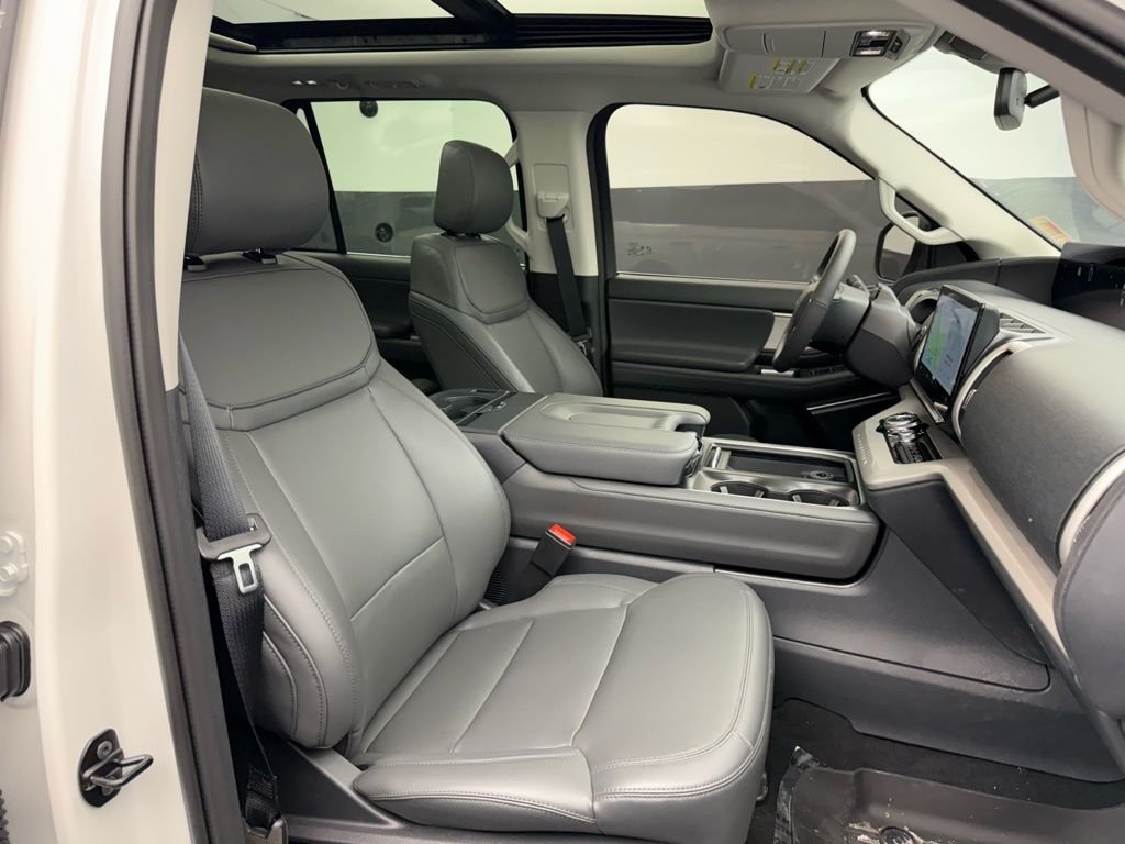 New 2026 Star White Metallic Tri-Coat Ford Active image 49