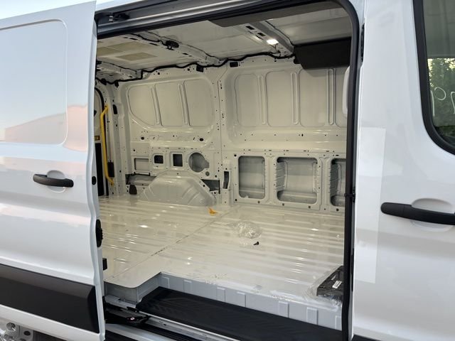 New 2026 Oxford White Ford Cargo Van image 32