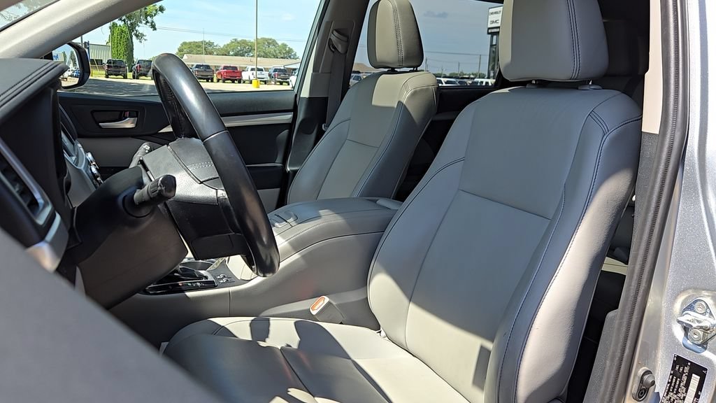 Used 2019 Celestial Silver Metallic Toyota SE image 6