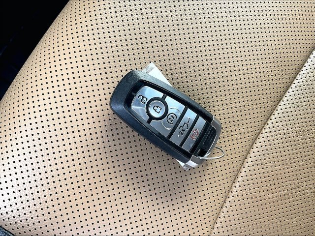 Used 2023 Black Metallic Ford Lariat image 11