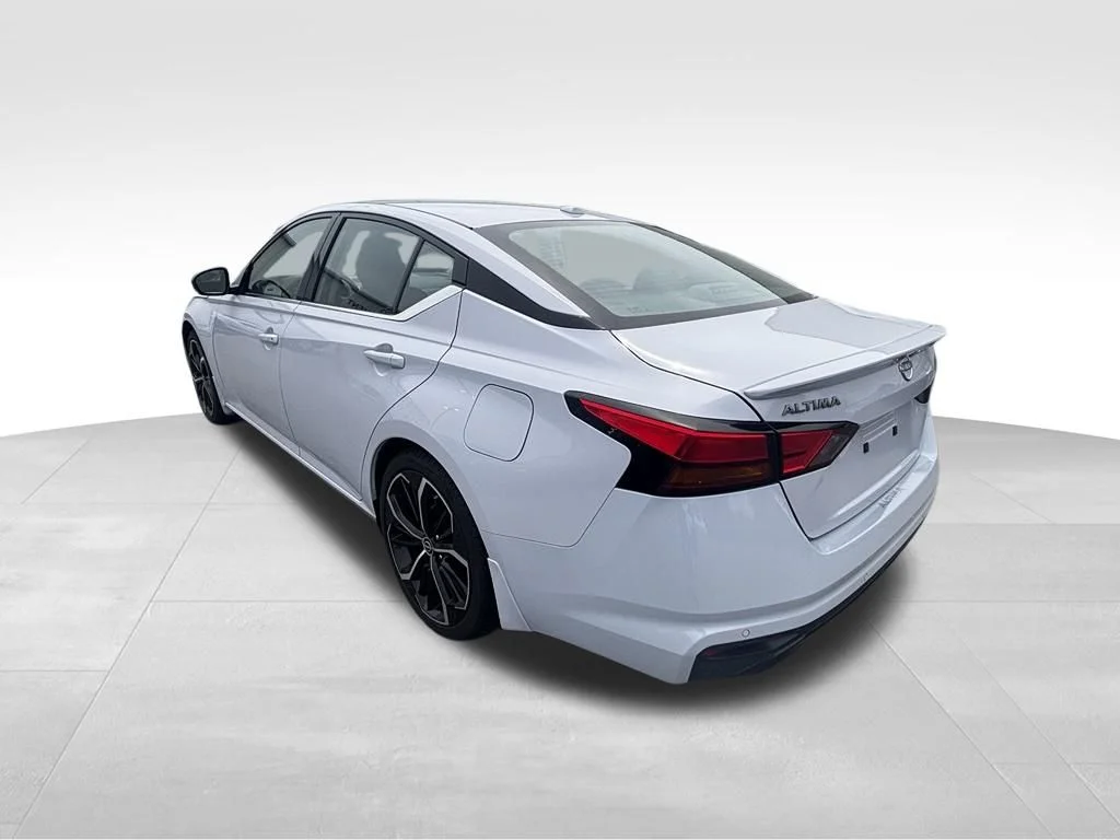 Used 2024 Gray Nissan 2.5 SR image 4