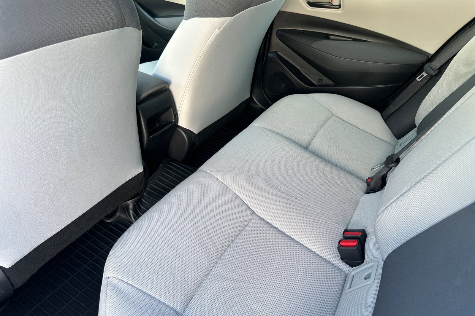 Certified Used 2022 White Toyota LE image 12