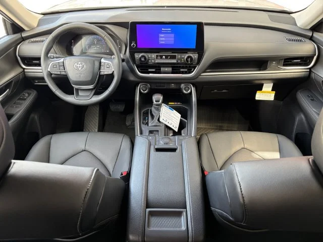 New 2026 Wind Chill Pearl <sup>1</sup> Toyota  XLE image 14