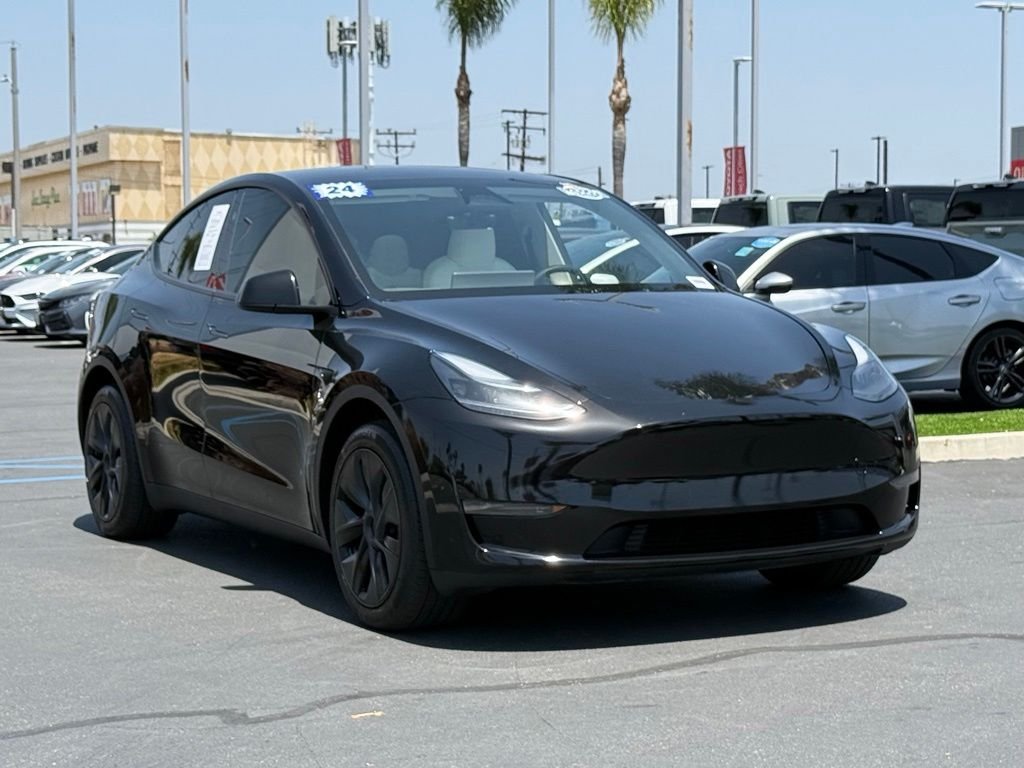 2024 Tesla Model Y Long Range Rear Wheel Drive's photo