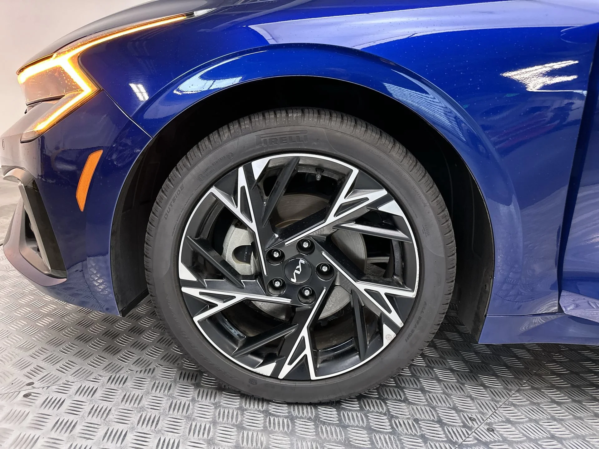 Used 2025 Yacht Blue Kia GT-Line image 26