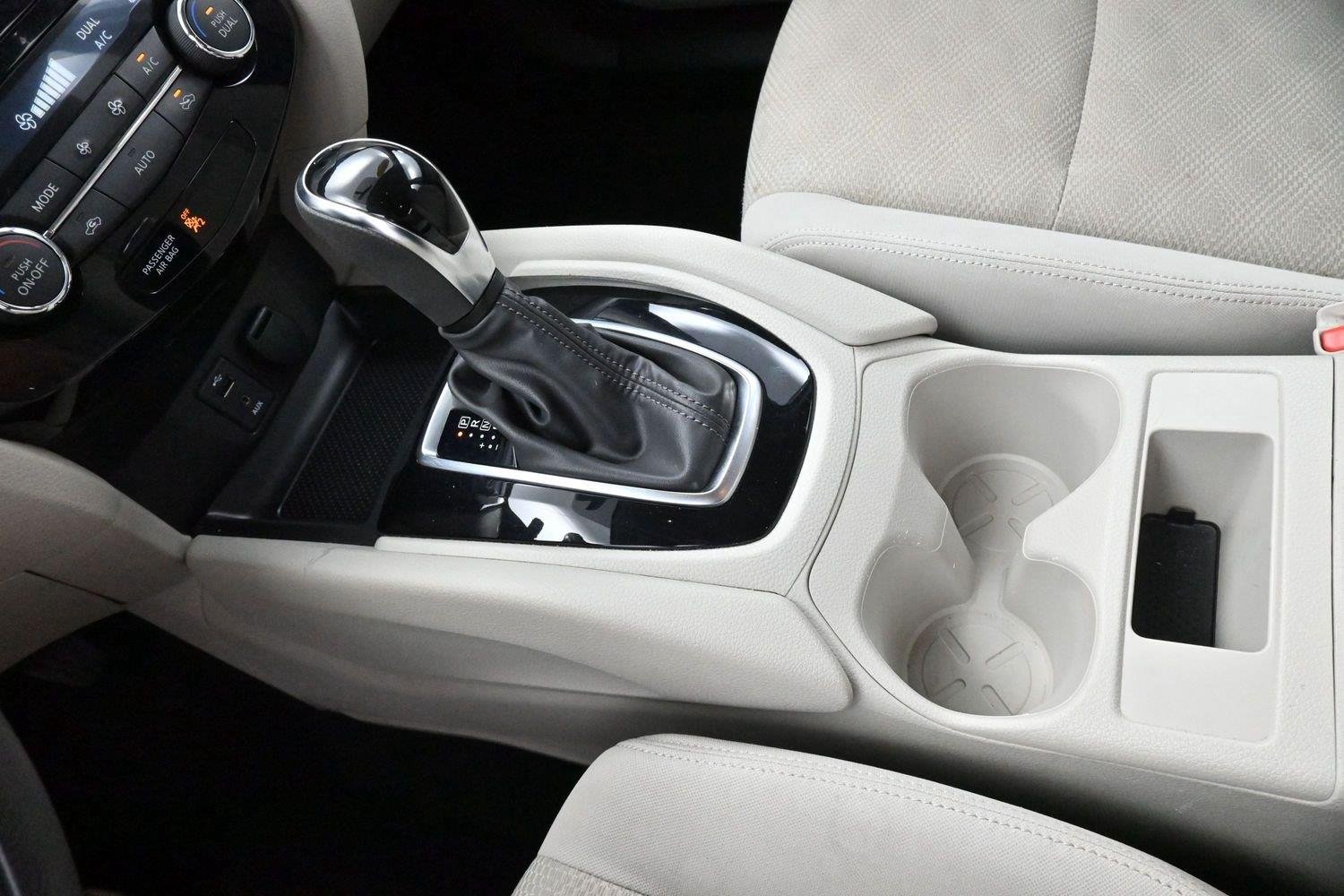 Used 2018 Pearl White Nissan SV image 25