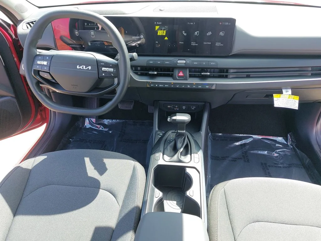 Used 2025 Red Kia LXS image 9