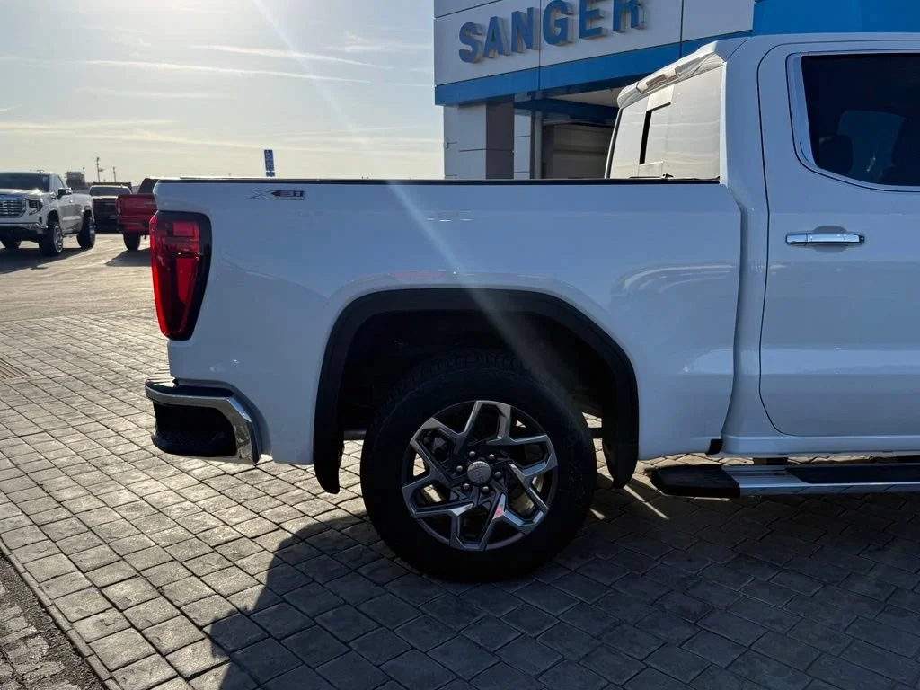 New 2026 Glacier White Tricoat GMC SLT image 11