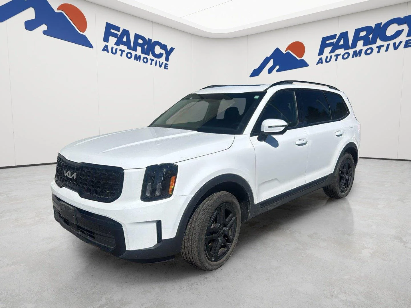 Used 2024 Glacial White Pearl Kia EX X-Line image 1