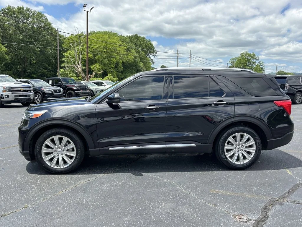 Used 2020 Black Ford Limited image 5