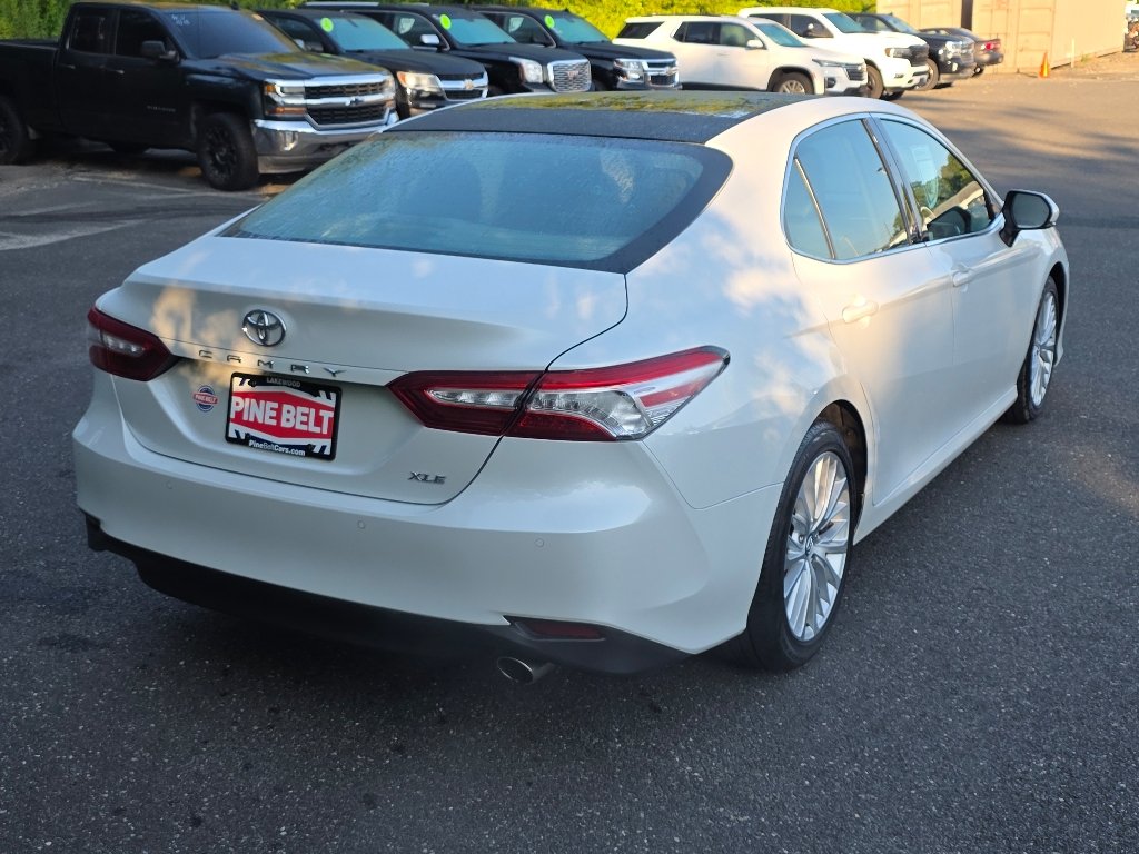 2018 Toyota Camry XLE - Photo 16