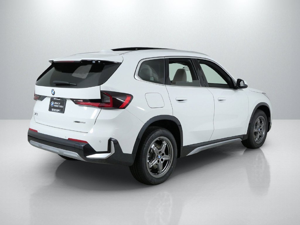 New 2027 Alpine White BMW xDrive28i image 9