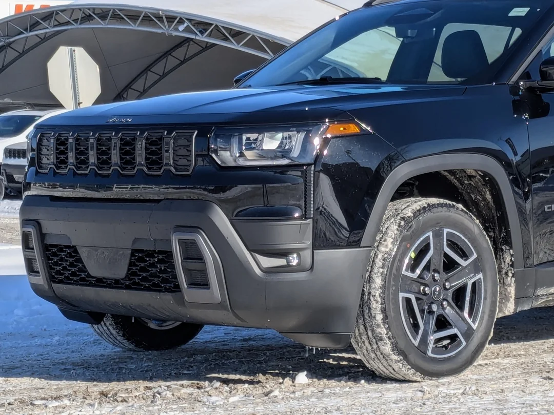 New 2026 Black Jeep Limited - - 4x4 - 1.6L Hybrid - Tech Group - Navigation - 9 Speakers - Hands-free Liftgate & More! image 12