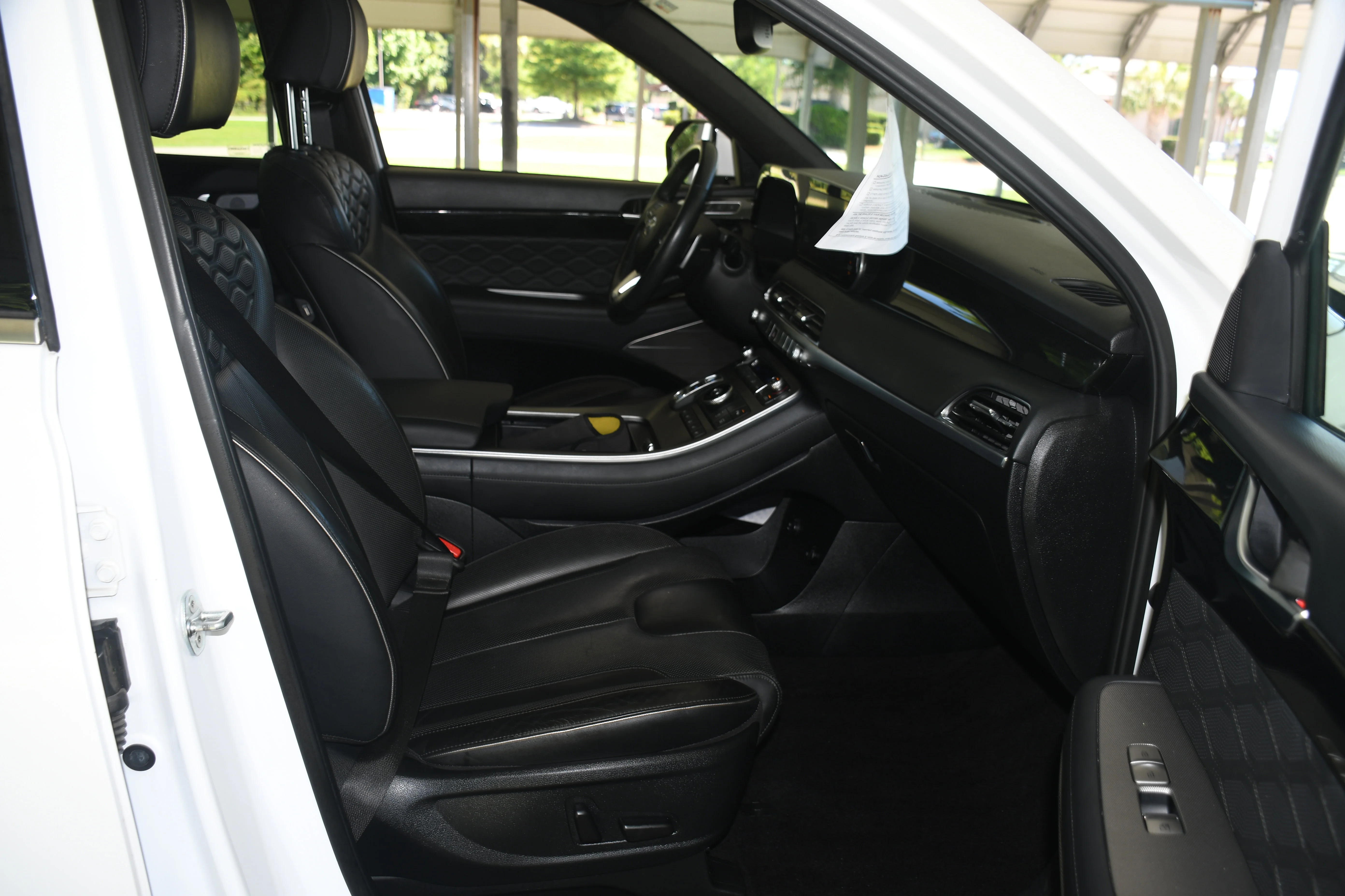 Used 2022 White Hyundai Calligraphy image 22