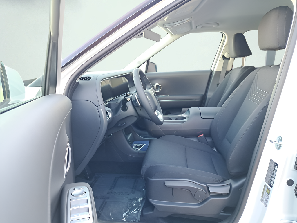 New 2026 White Hyundai SE image 10