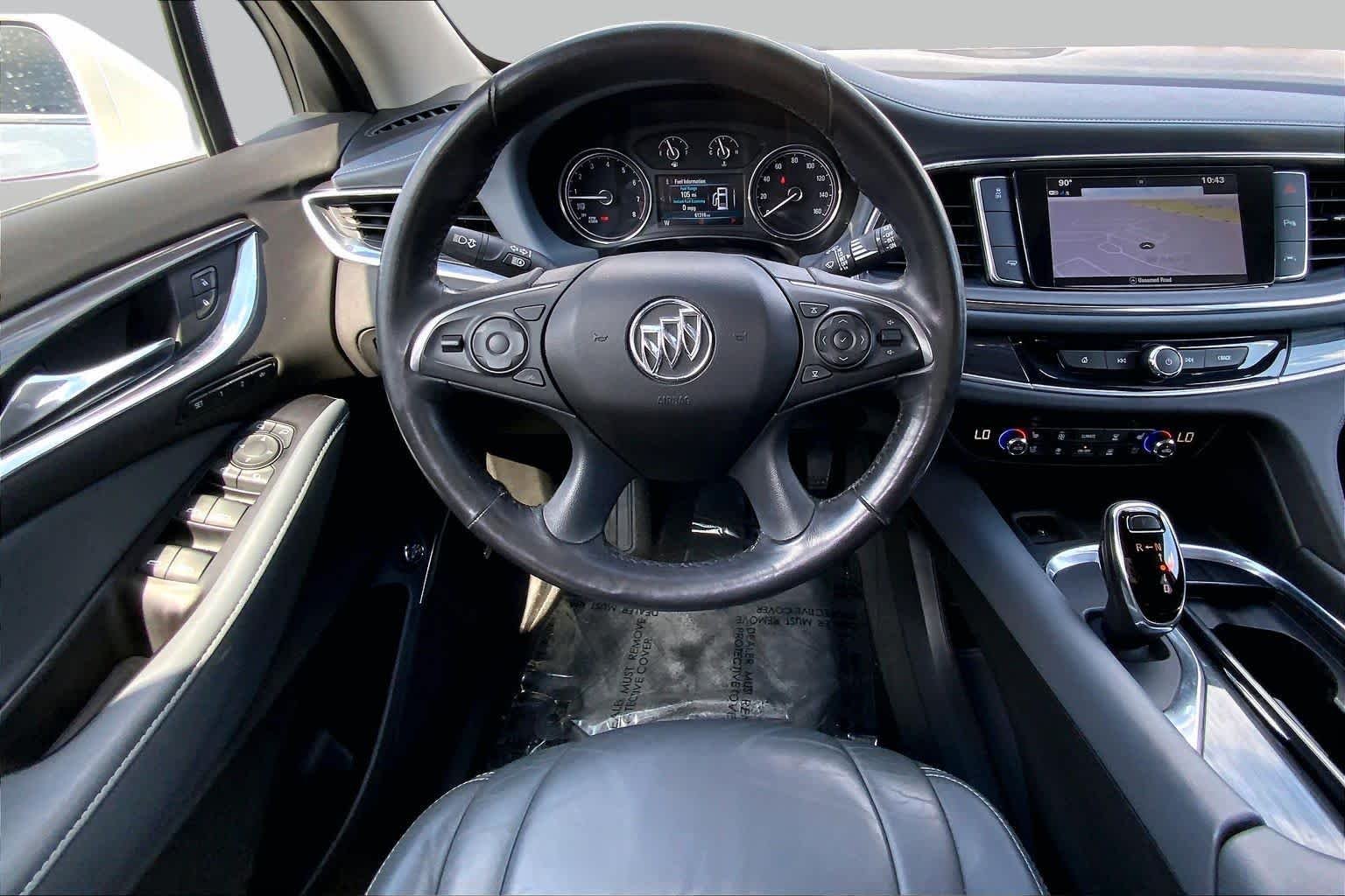 Used 2018 White Frost Tricoat Buick Premium image 6