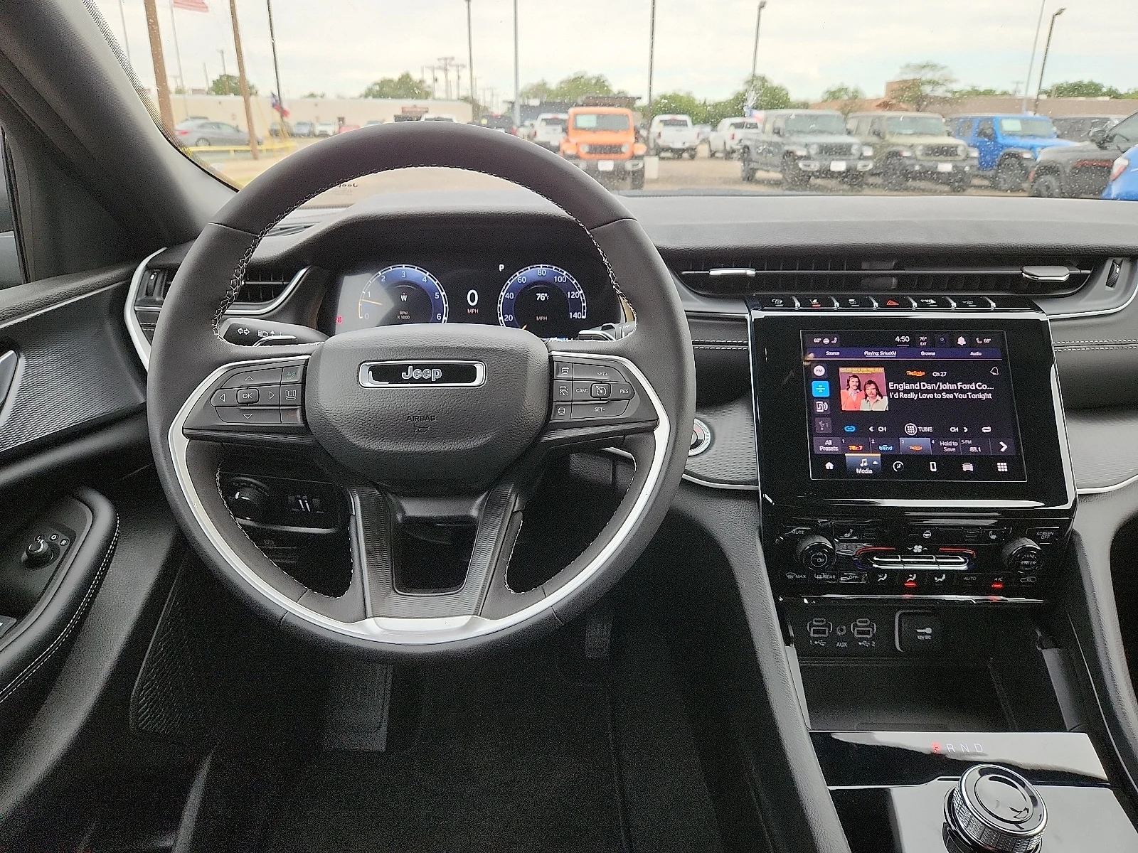 New 2025 PXJ Diamond Bla Jeep L LAREDO X 4X2 image 11