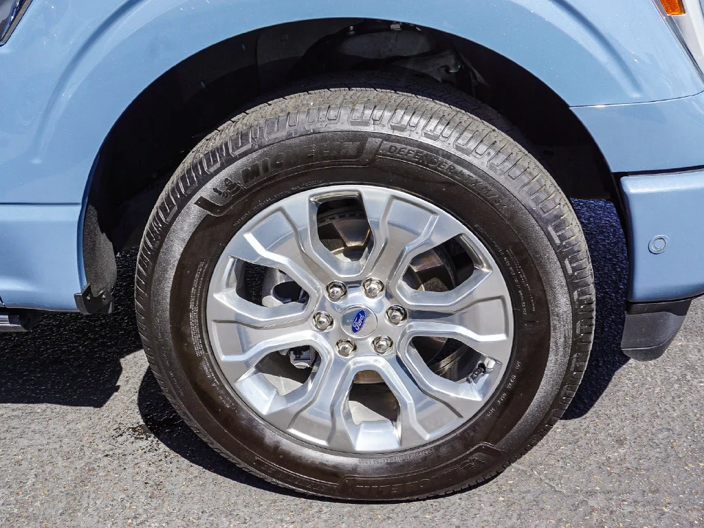 Used 2023 Gray Ford Platinum image 10