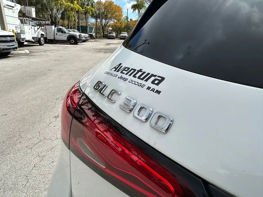 Used 2025  Mercedes-Benz GLC 300 image 38