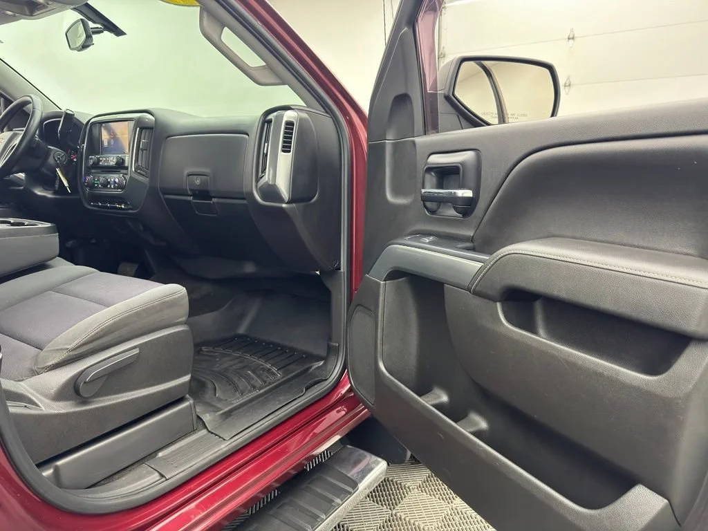 Used 2014 DEEP RUBY METALLIC Chevrolet LT image 23