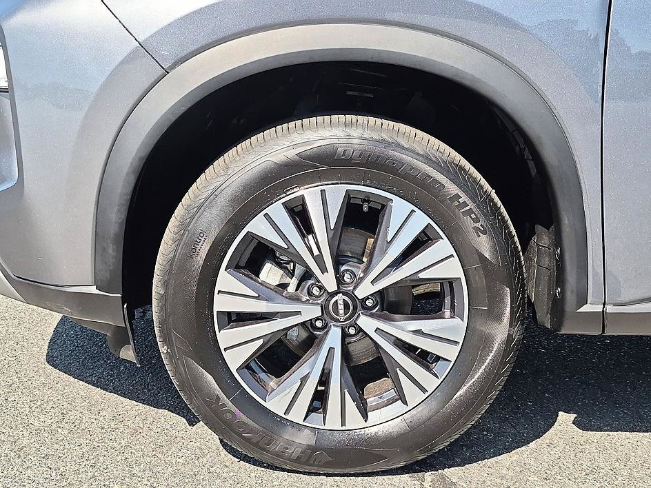 Used 2023 Gun Metallic Nissan SV image 10