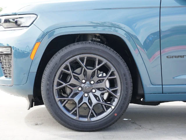 New 2027 Steel Blue Jeep Summit image 13