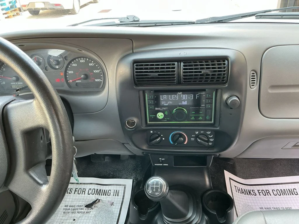 Used 2004 Silver Ford XL image 17