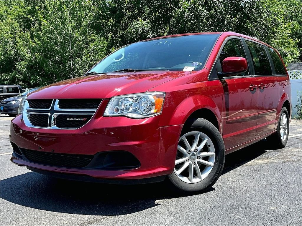 Used 2015 Red Dodge SXT image 3