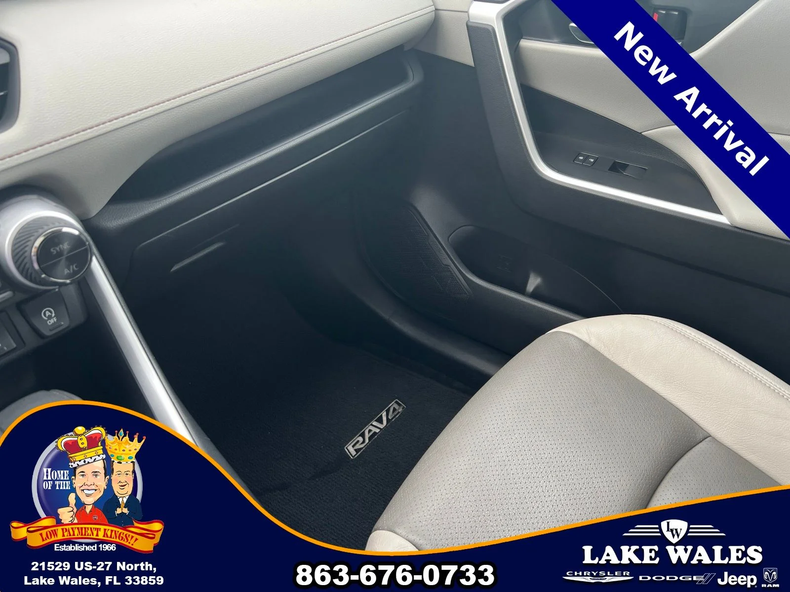 Used 2021 Silver Toyota XLE image 11