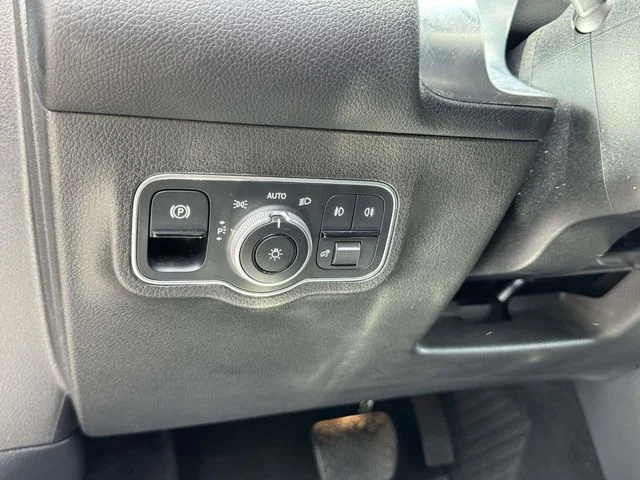 Used 2020 Gray Mercedes-Benz GLB 250 image 29