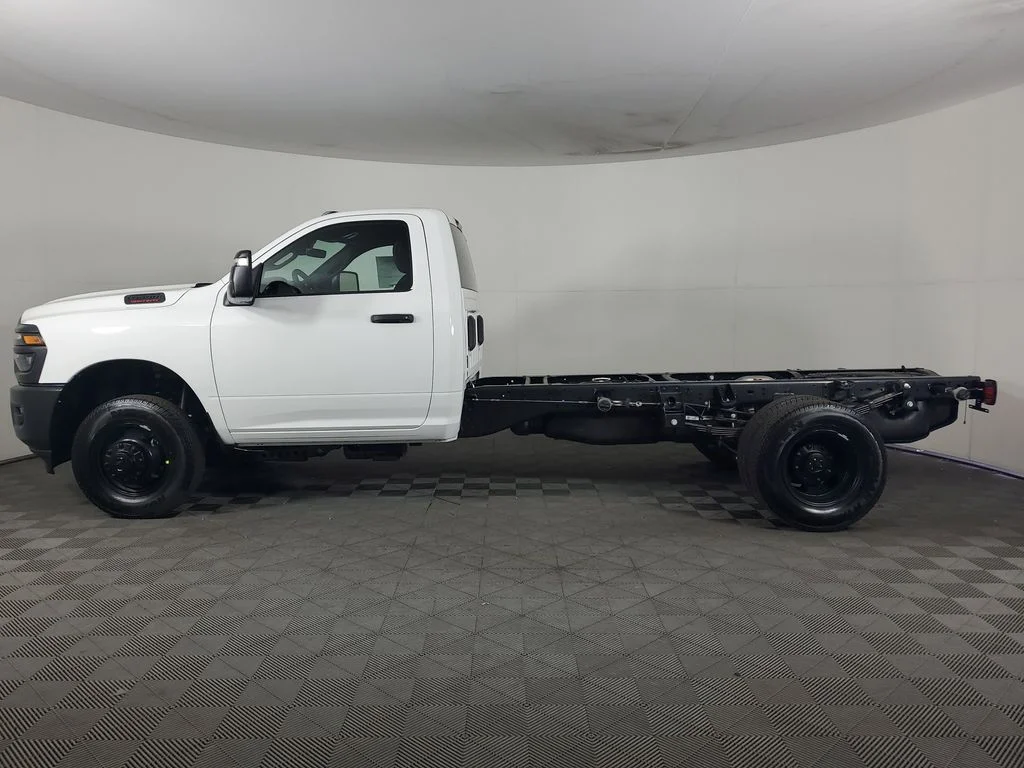New 2026 Bright White Clear-Coat Exterior Paint RAM Tradesman image 7