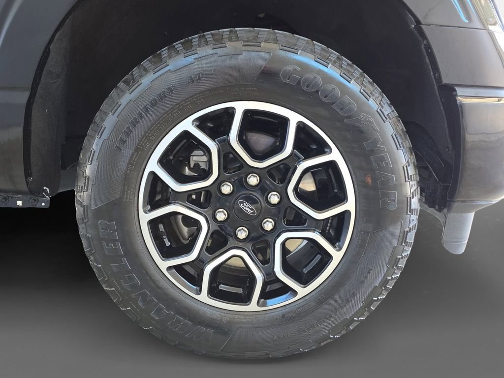 Used 2023 Black Ford XLT image 15