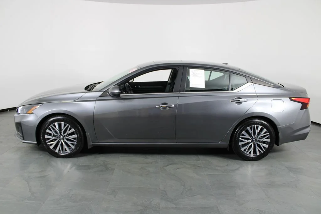 2023 Nissan Altima SV - Photo 14