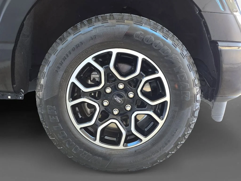Used 2023 Black Ford XLT image 15