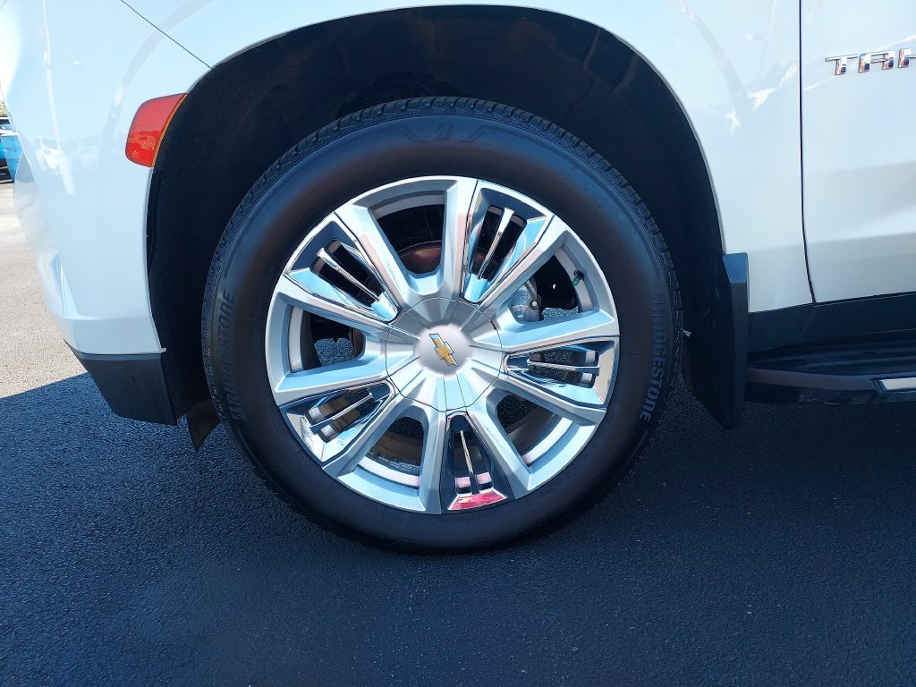 Used 2022 White Chevrolet High Country image 10