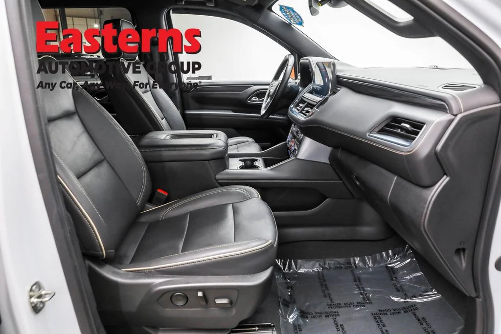 Used 2023 White GMC SLT image 26