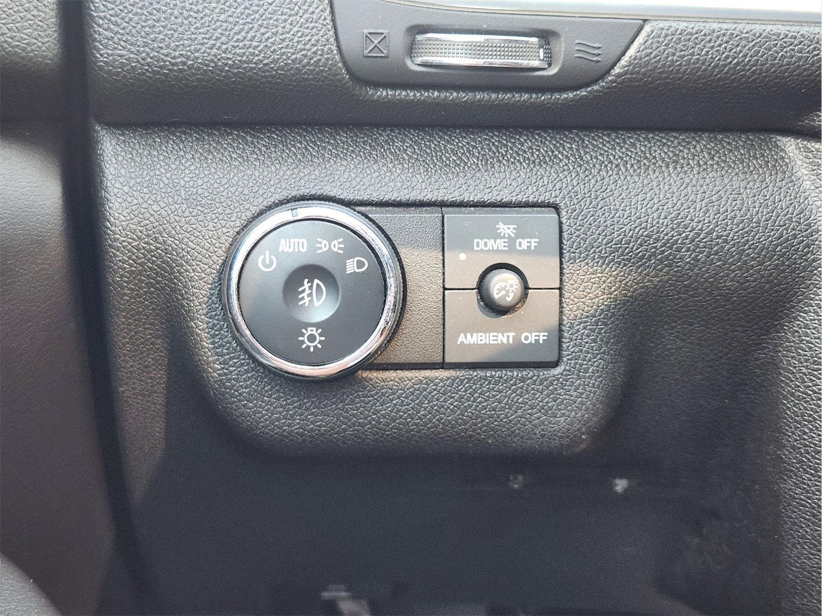 Used 2015 White Chevrolet LTZ image 23