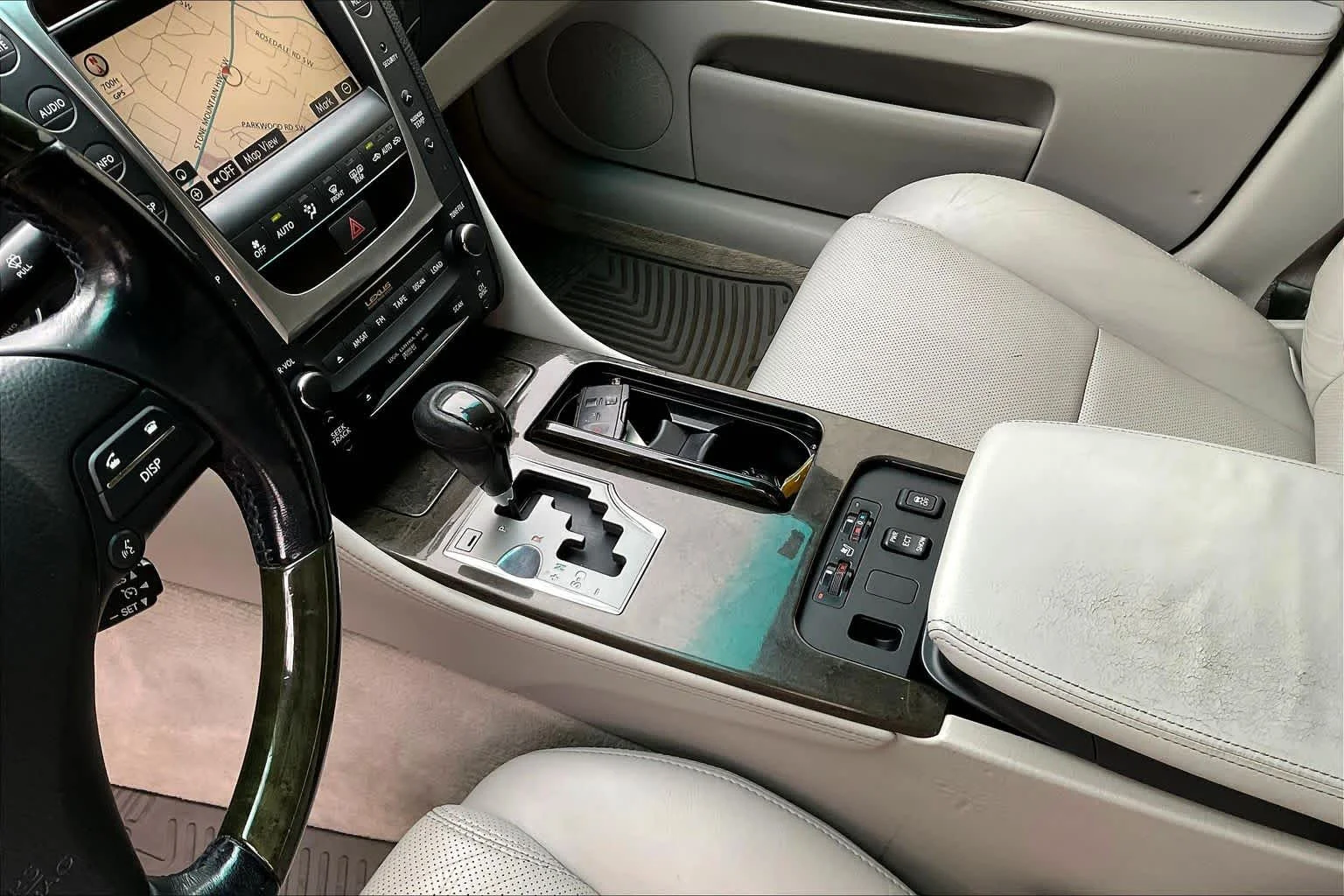 Used 2008 Mercury Metallic Lexus  image 16