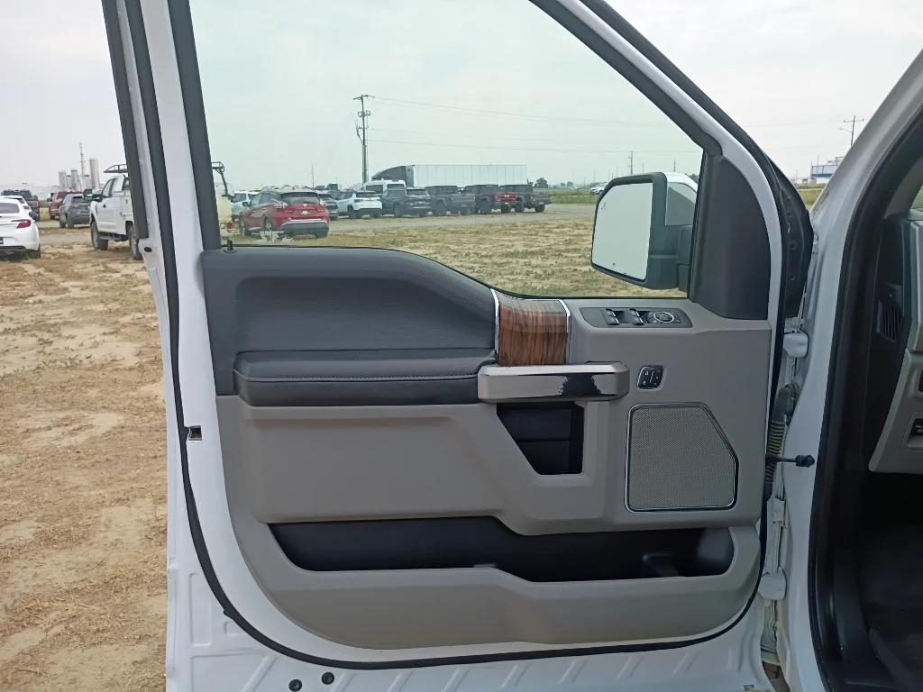 Used 2019 Oxford White Ford LARIAT image 19